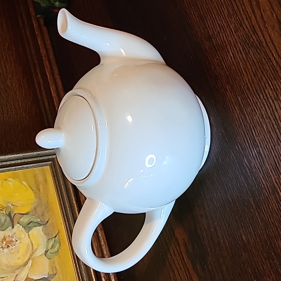 Steep Rae Dunn tea pot - Picture 2 of 5